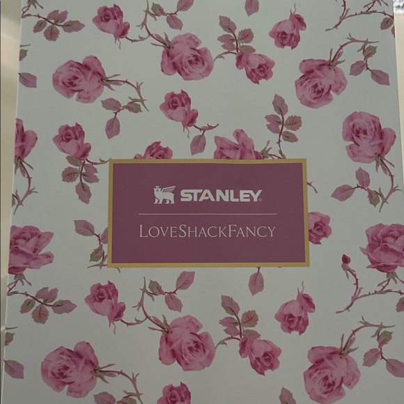 Stanley Love Shack Fancy 40 oz. Ribbon Rosa - Picture 4 of 4